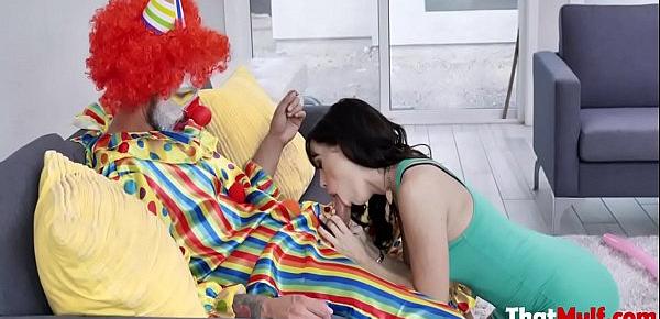  Brunette MILF fucks a CLOWN for HALLOWEEN- Alana Cruise